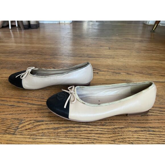 Coco CHANEL Cream Black Leather Ballet Flat Slip On Shoes Women's Size EU 36 - Picture 5 of 7